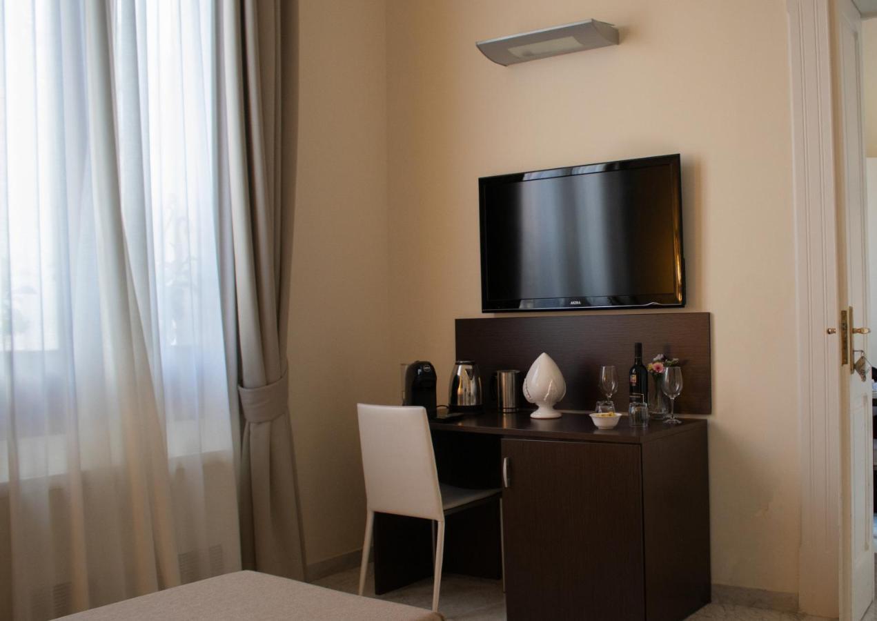 Apollo Suites Lecce Ngoại thất bức ảnh