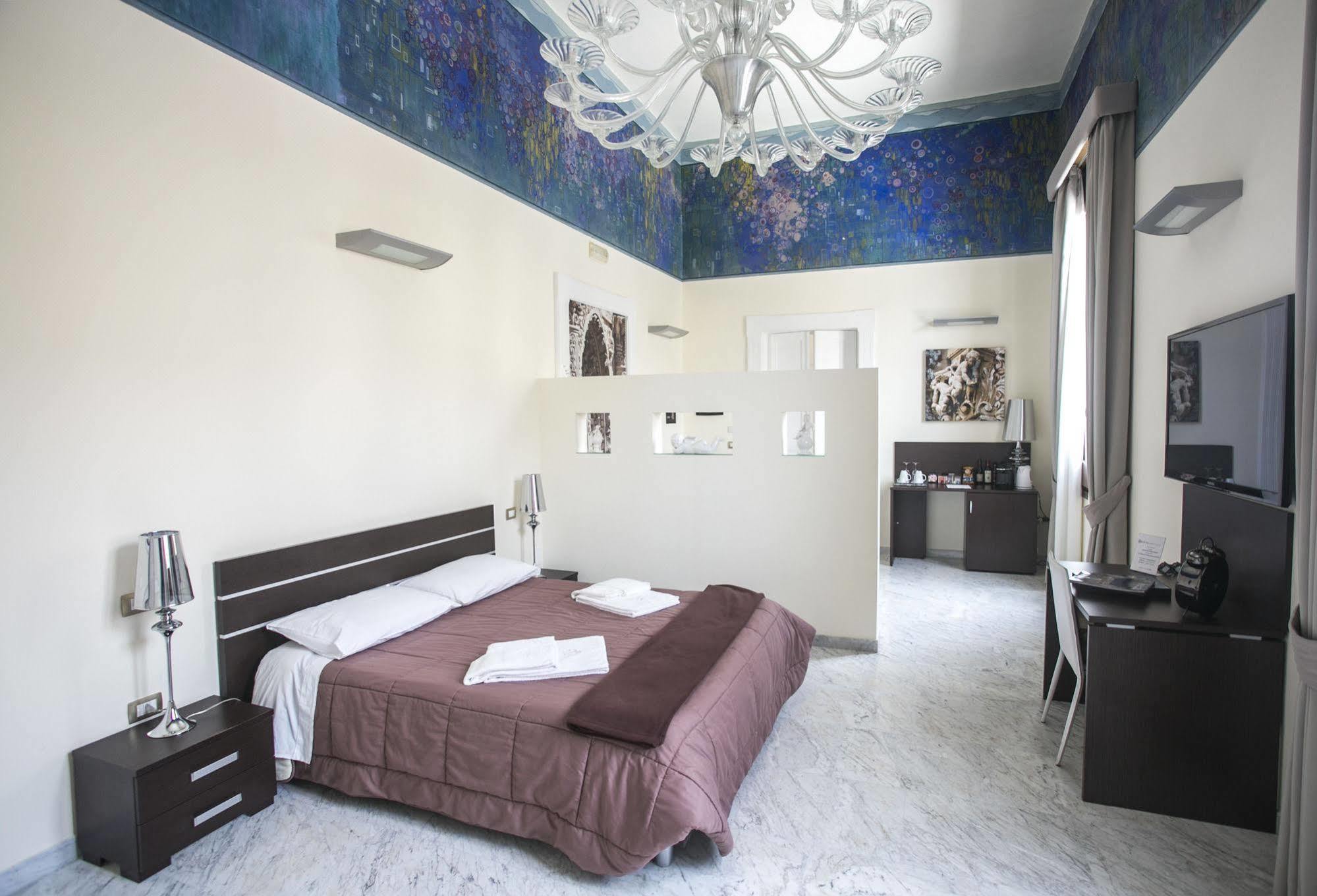 Apollo Suites Lecce Ngoại thất bức ảnh