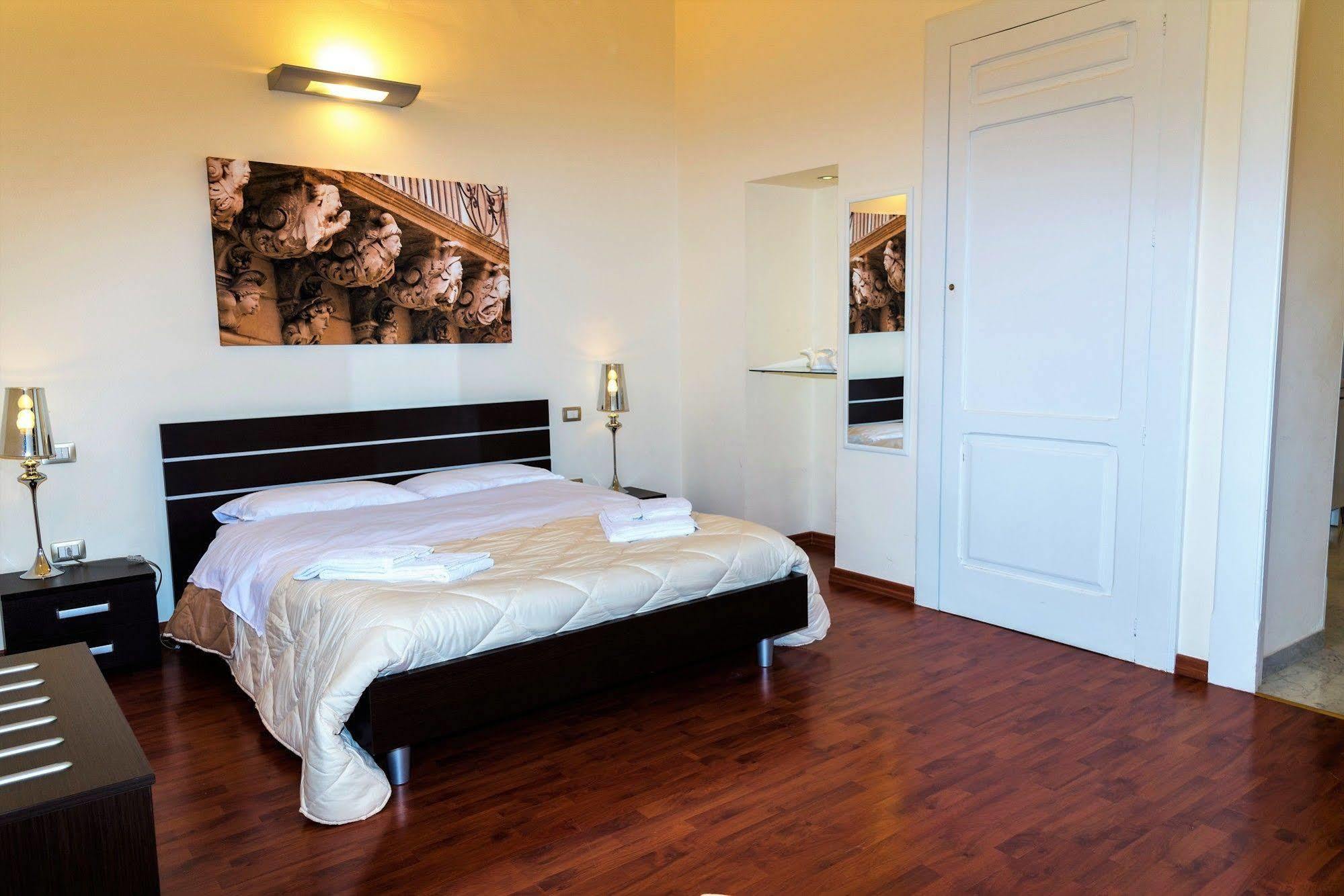 Apollo Suites Lecce Ngoại thất bức ảnh